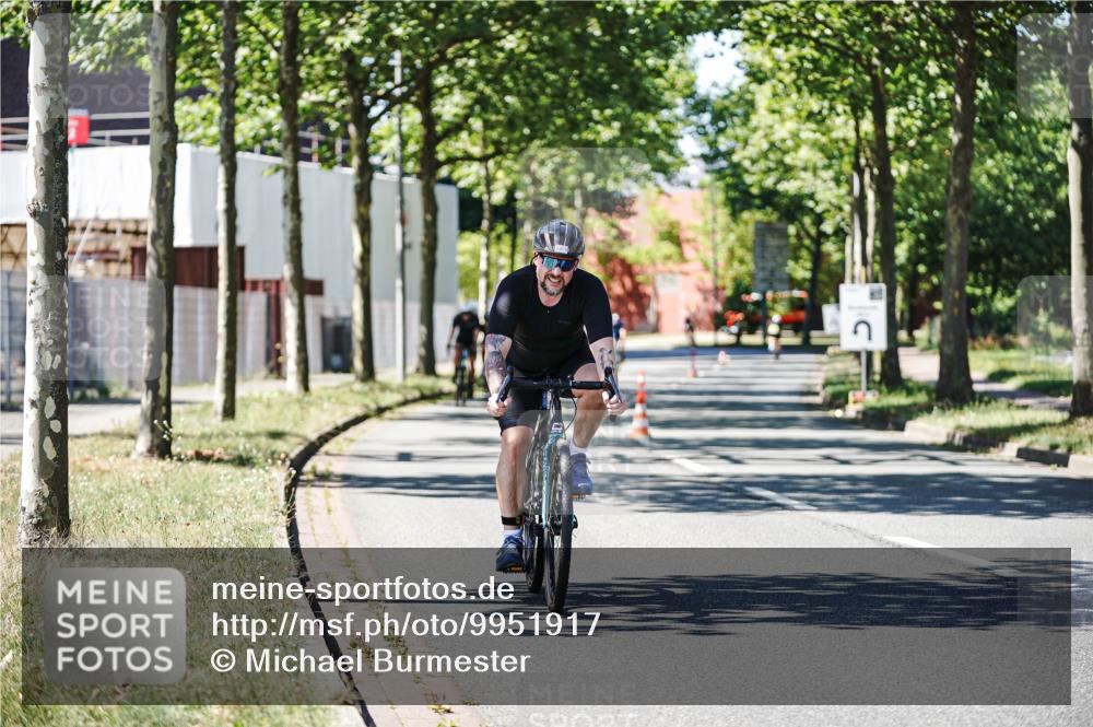 09.08.2026 - GEWOBA Citytriathlon Bremen Michael Burmester http://msf.ph/oto/9951917 09.08.2026 14:22:32 Radfahren 104, 275, 381, 389, 394, 397, 411, 413 meine-sportfotos.de