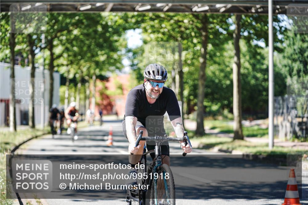 09.08.2026 - GEWOBA Citytriathlon Bremen Michael Burmester http://msf.ph/oto/9951918 09.08.2026 14:22:32 Radfahren 104, 275, 381, 389, 394, 397, 411, 413 meine-sportfotos.de