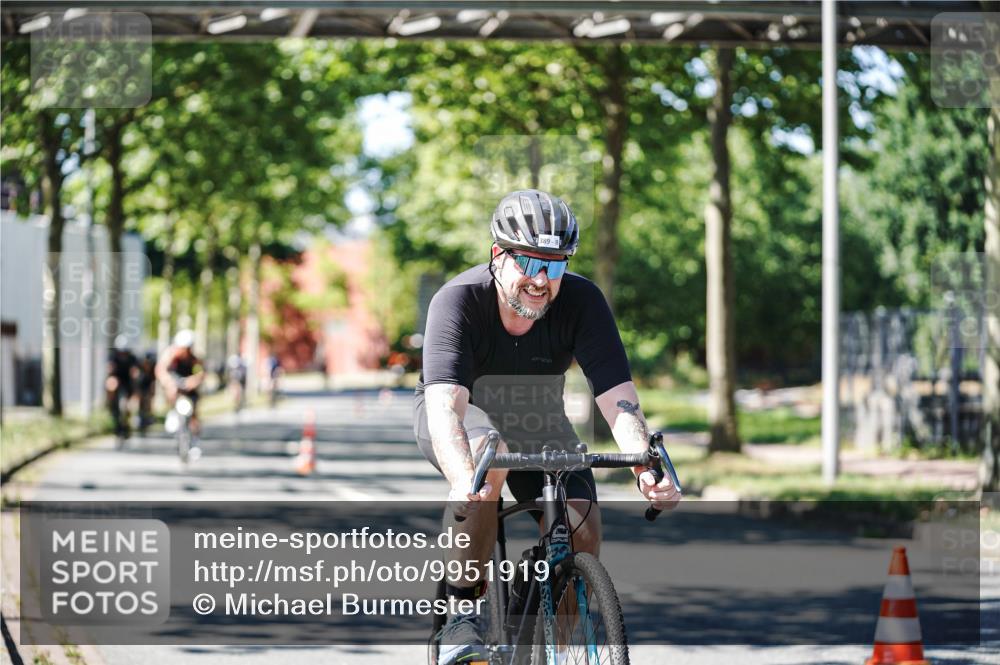 09.08.2026 - GEWOBA Citytriathlon Bremen Michael Burmester http://msf.ph/oto/9951919 09.08.2026 14:22:32 Radfahren 104, 275, 381, 389, 394, 397, 411, 413 meine-sportfotos.de