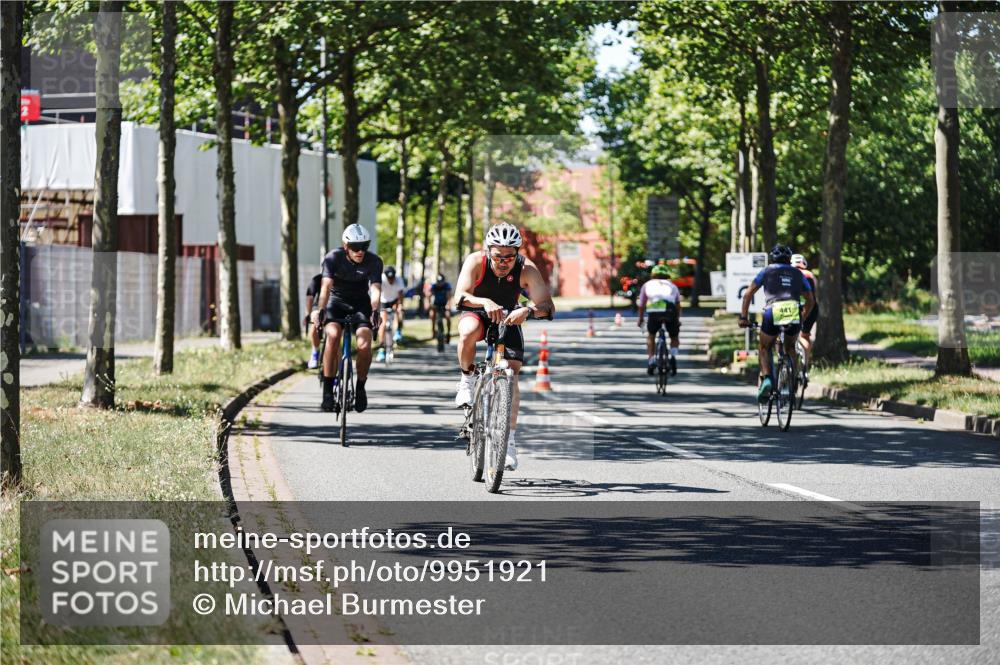 09.08.2026 - GEWOBA Citytriathlon Bremen Michael Burmester http://msf.ph/oto/9951921 09.08.2026 14:22:35 Radfahren 104, 275, 381, 389, 394, 397, 411, 413 meine-sportfotos.de