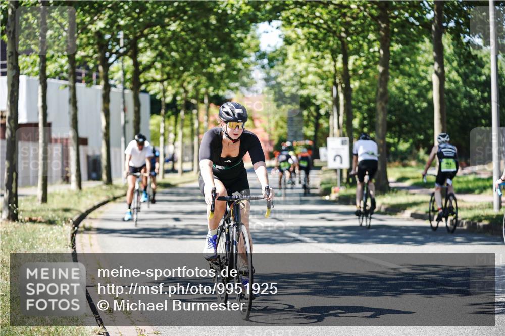 09.08.2026 - GEWOBA Citytriathlon Bremen Michael Burmester http://msf.ph/oto/9951925 09.08.2026 14:22:37 Radfahren 104, 275, 298, 381, 389, 394, 397, 411, 413 meine-sportfotos.de