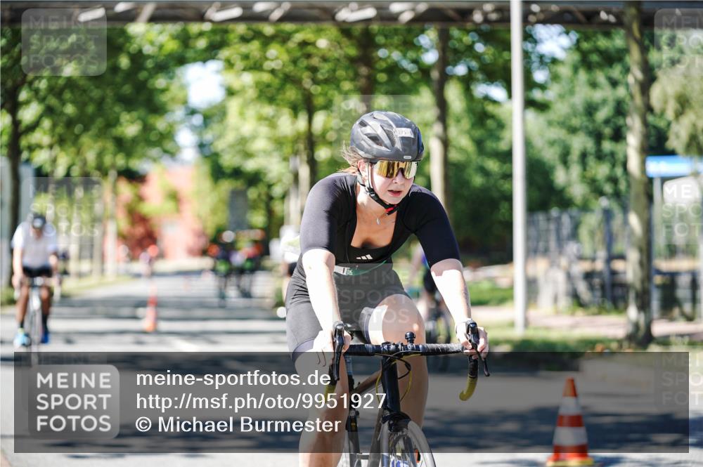09.08.2026 - GEWOBA Citytriathlon Bremen Michael Burmester http://msf.ph/oto/9951927 09.08.2026 14:22:38 Radfahren 104, 275, 298, 381, 389, 394, 397, 411, 413, 452 meine-sportfotos.de