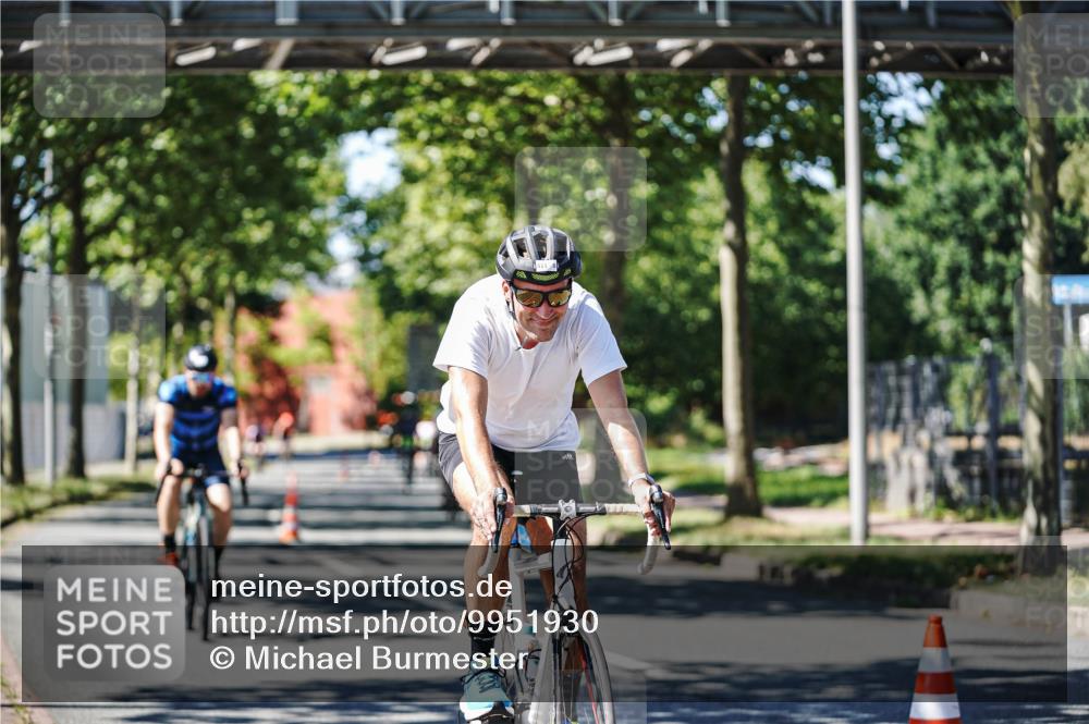 09.08.2026 - GEWOBA Citytriathlon Bremen Michael Burmester http://msf.ph/oto/9951930 09.08.2026 14:22:39 Radfahren 104, 275, 298, 381, 389, 394, 397, 411, 413, 452 meine-sportfotos.de
