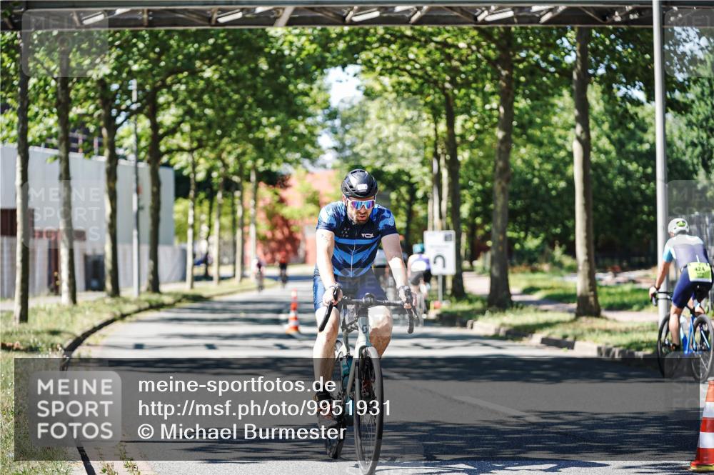09.08.2026 - GEWOBA Citytriathlon Bremen Michael Burmester http://msf.ph/oto/9951931 09.08.2026 14:22:40 Radfahren 104, 275, 298, 381, 389, 394, 397, 411, 413, 452 meine-sportfotos.de