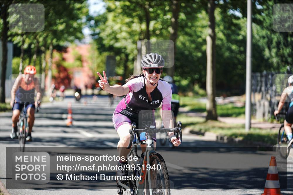 09.08.2026 - GEWOBA Citytriathlon Bremen Michael Burmester http://msf.ph/oto/9951940 09.08.2026 14:22:49 Radfahren 188, 259, 298, 372, 381, 452, 486 meine-sportfotos.de