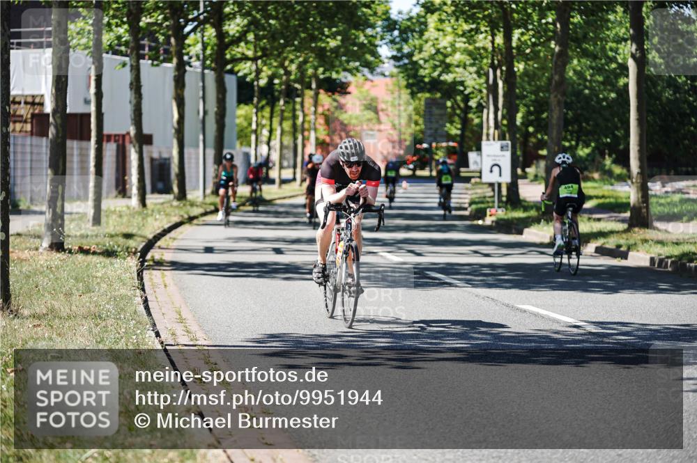 09.08.2026 - GEWOBA Citytriathlon Bremen Michael Burmester http://msf.ph/oto/9951944 09.08.2026 14:22:53 Radfahren 188, 259, 298, 372, 452, 480, 486 meine-sportfotos.de
