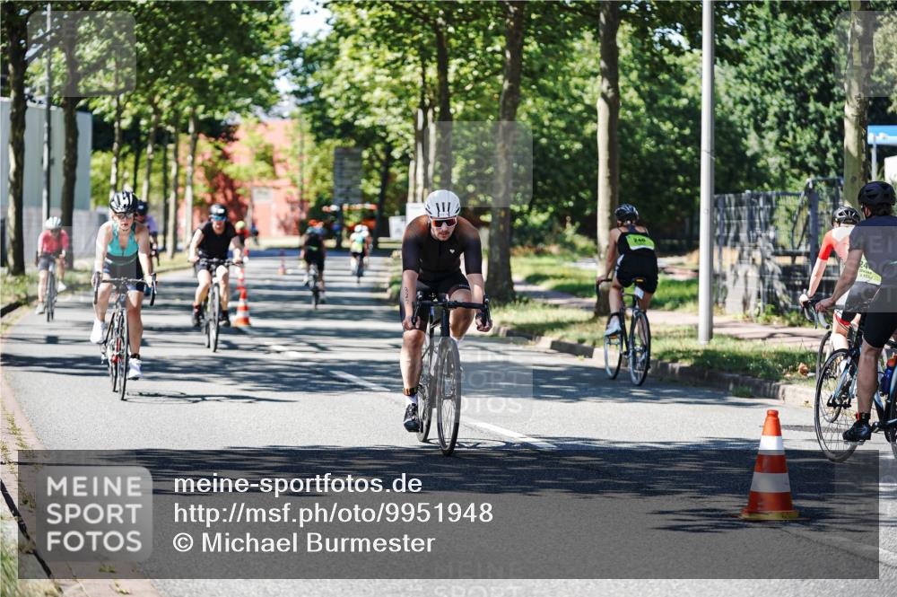 09.08.2026 - GEWOBA Citytriathlon Bremen Michael Burmester http://msf.ph/oto/9951948 09.08.2026 14:22:56 Radfahren 188, 245, 259, 267, 298, 372, 419, 452, 480, 486 meine-sportfotos.de