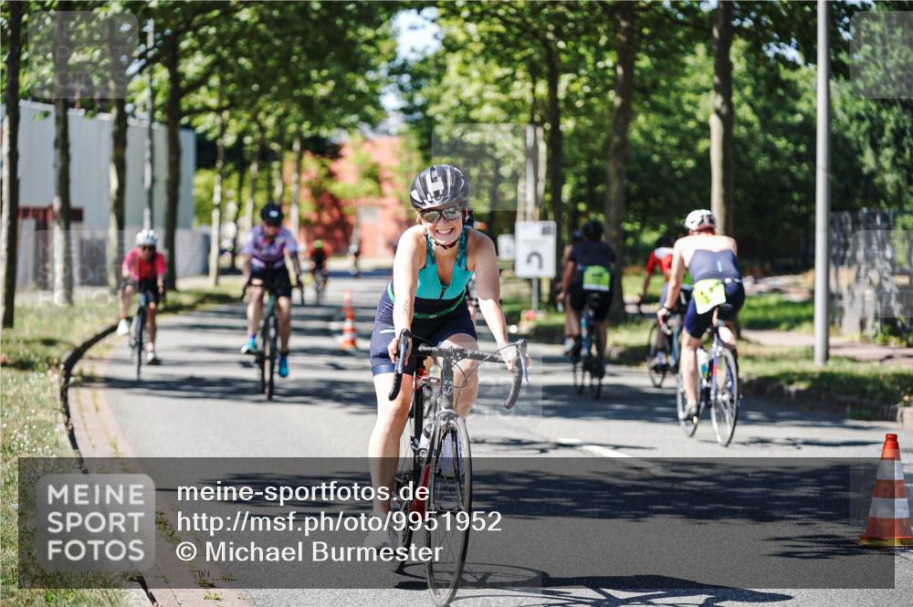 09.08.2026 - GEWOBA Citytriathlon Bremen Michael Burmester http://msf.ph/oto/9951952 09.08.2026 14:22:57 Radfahren 188, 245, 259, 267, 372, 419, 452, 480, 486 meine-sportfotos.de