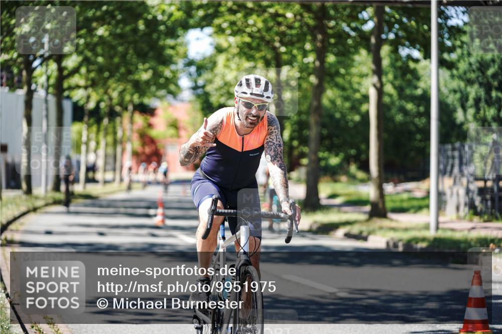 09.08.2026 - GEWOBA Citytriathlon Bremen Michael Burmester http://msf.ph/oto/9951975 09.08.2026 14:23:20 Radfahren 31, 375, 379, 424, 441, 463 meine-sportfotos.de