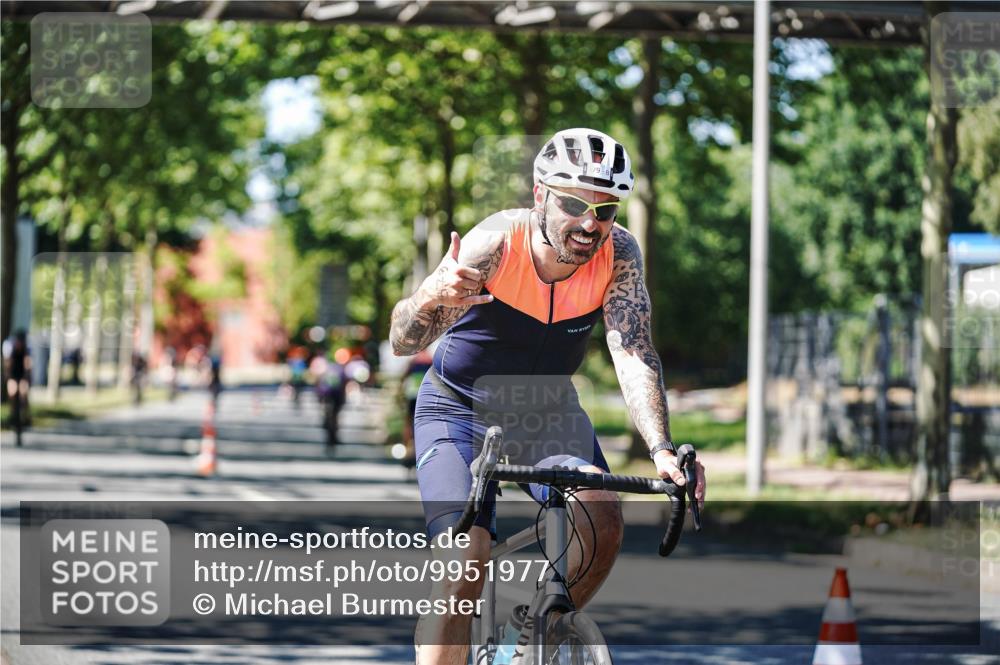 09.08.2026 - GEWOBA Citytriathlon Bremen Michael Burmester http://msf.ph/oto/9951977 09.08.2026 14:23:20 Radfahren 31, 375, 379, 424, 441, 463 meine-sportfotos.de