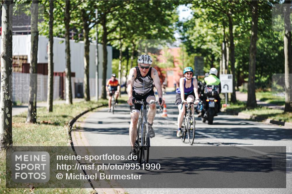 09.08.2026 - GEWOBA Citytriathlon Bremen Michael Burmester http://msf.ph/oto/9951990 09.08.2026 14:23:28 Radfahren 31, 318, 375, 379, 424, 426, 441, 463, 467 meine-sportfotos.de