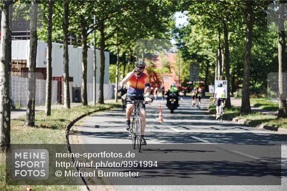 09.08.2026 - GEWOBA Citytriathlon Bremen Michael Burmester http://msf.ph/oto/9951994 09.08.2026 14:23:30 Radfahren 318, 332, 375, 379, 424, 426, 441, 463, 467 meine-sportfotos.de