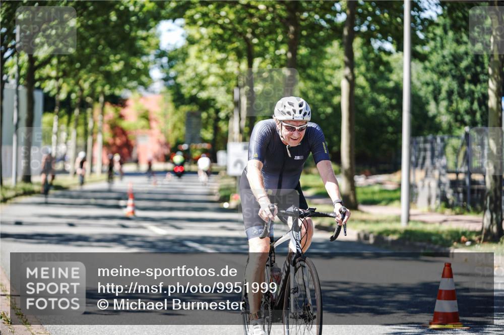 09.08.2026 - GEWOBA Citytriathlon Bremen Michael Burmester http://msf.ph/oto/9951999 09.08.2026 14:23:36 Radfahren 318, 332, 424, 426, 435, 463, 467, 489, 516 meine-sportfotos.de