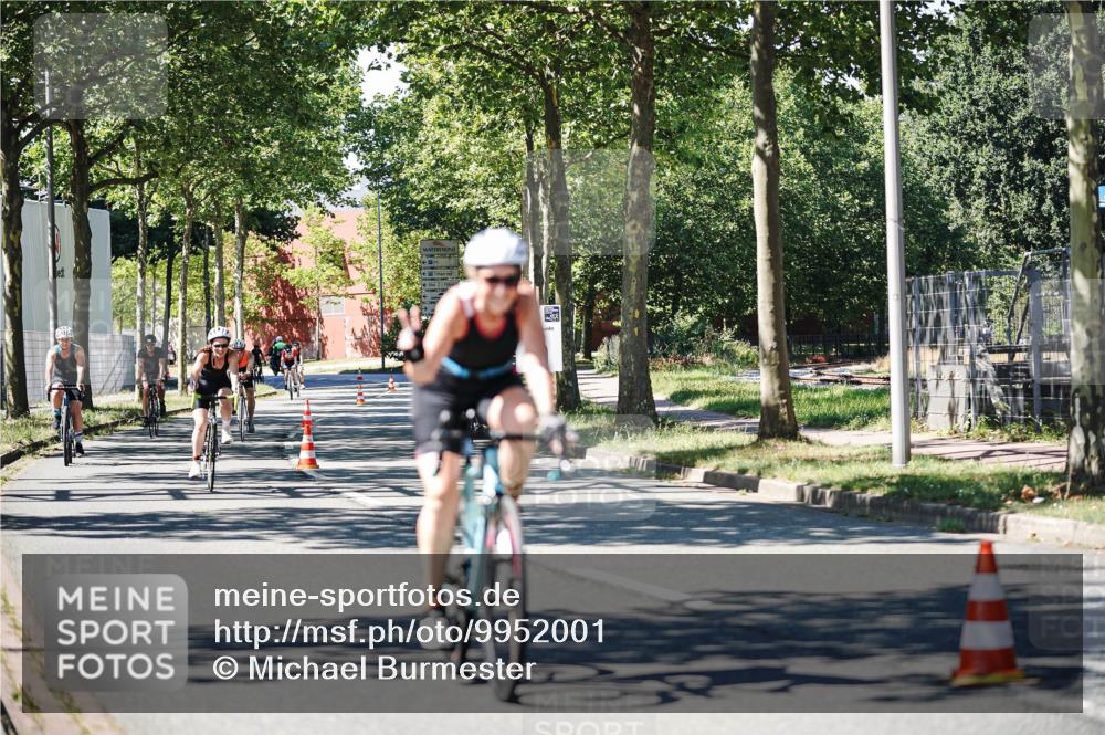 09.08.2026 - GEWOBA Citytriathlon Bremen Michael Burmester http://msf.ph/oto/9952001 09.08.2026 14:23:40 Radfahren 248, 318, 332, 424, 426, 435, 467, 489, 494, 516 meine-sportfotos.de