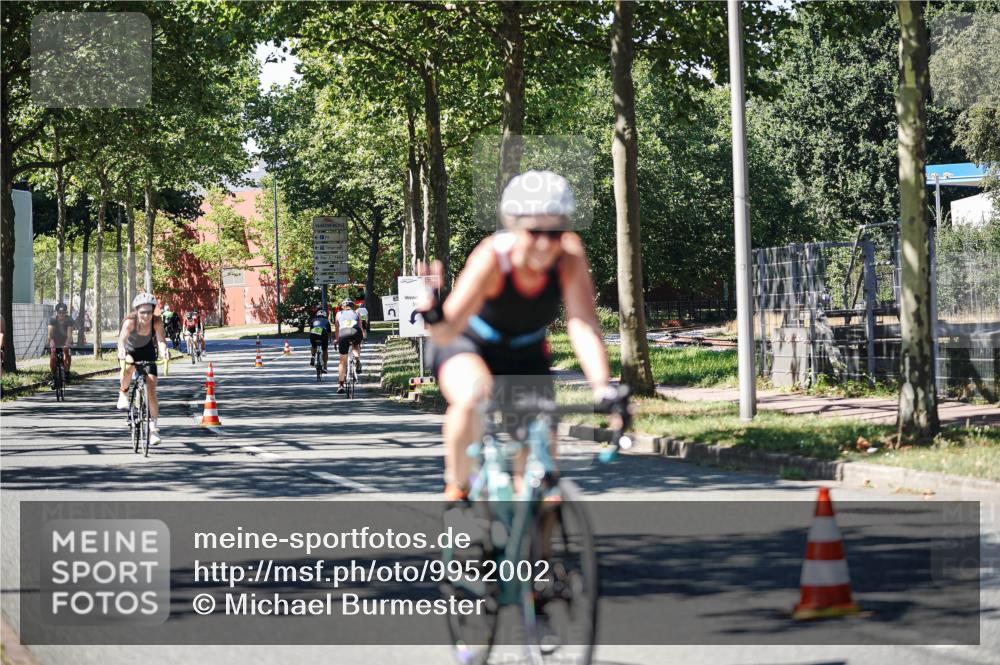 09.08.2026 - GEWOBA Citytriathlon Bremen Michael Burmester http://msf.ph/oto/9952002 09.08.2026 14:23:40 Radfahren 248, 318, 332, 424, 426, 435, 467, 489, 494, 516 meine-sportfotos.de