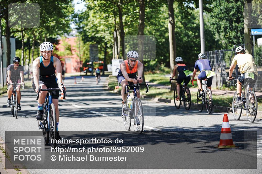 09.08.2026 - GEWOBA Citytriathlon Bremen Michael Burmester http://msf.ph/oto/9952009 09.08.2026 14:23:43 Radfahren 248, 318, 332, 435, 467, 489, 494, 516 meine-sportfotos.de
