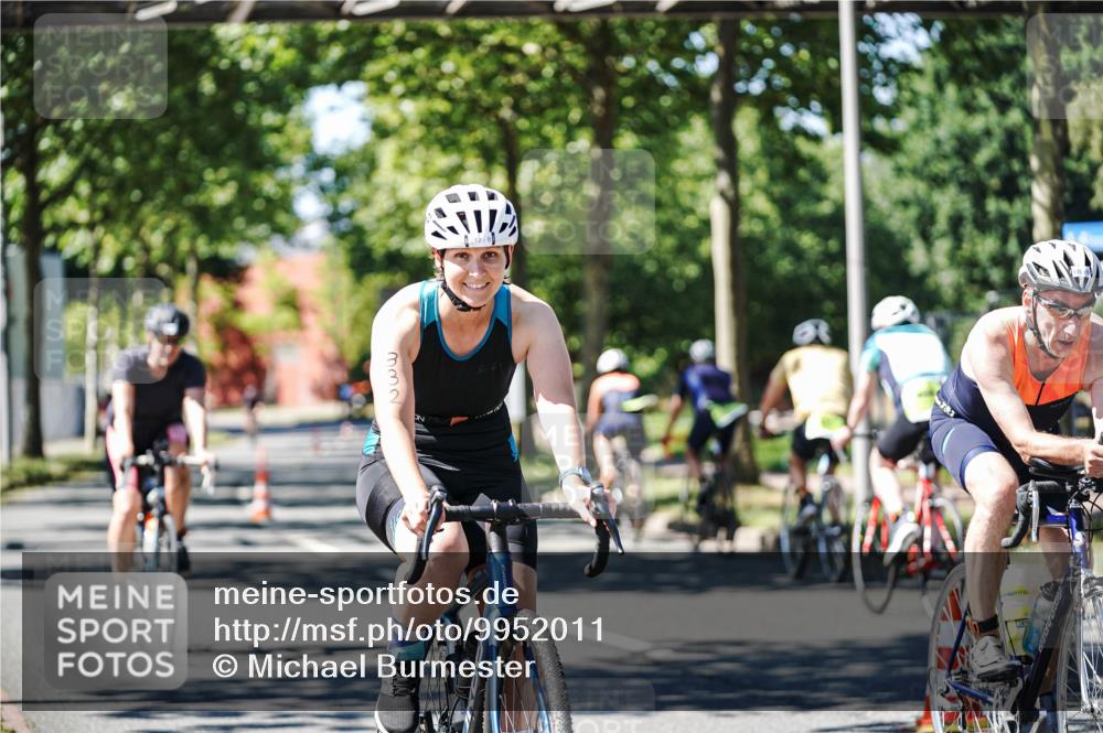 09.08.2026 - GEWOBA Citytriathlon Bremen Michael Burmester http://msf.ph/oto/9952011 09.08.2026 14:23:44 Radfahren 248, 318, 332, 435, 467, 471, 489, 494, 516 meine-sportfotos.de
