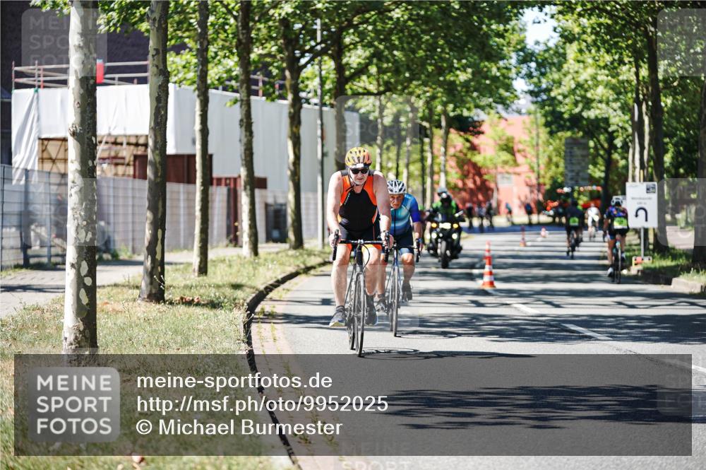 09.08.2026 - GEWOBA Citytriathlon Bremen Michael Burmester http://msf.ph/oto/9952025 09.08.2026 14:24:03 Radfahren 55, 246, 315, 430, 465, 468, 471, 472, 478 meine-sportfotos.de