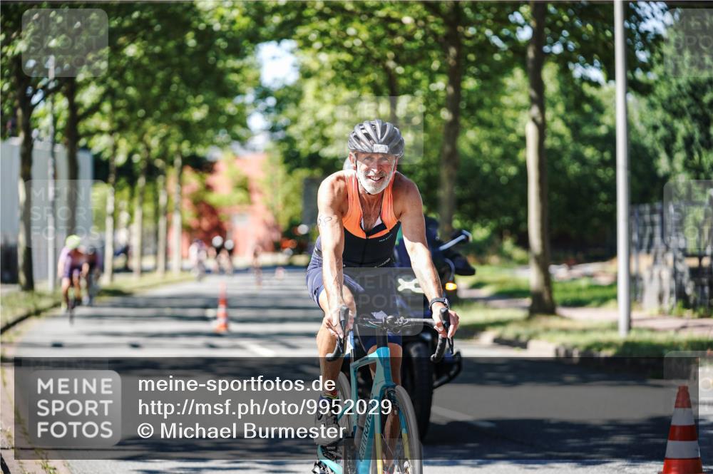 09.08.2026 - GEWOBA Citytriathlon Bremen Michael Burmester http://msf.ph/oto/9952029 09.08.2026 14:24:06 Radfahren 55, 246, 315, 361, 430, 465, 468, 472, 478, 502 meine-sportfotos.de
