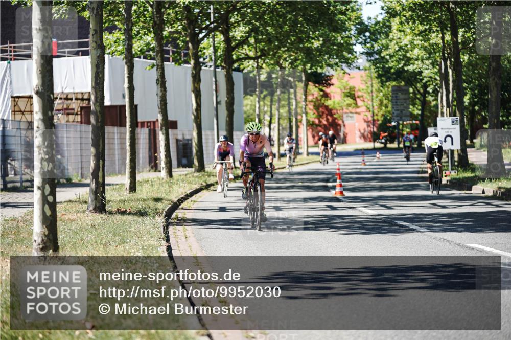 09.08.2026 - GEWOBA Citytriathlon Bremen Michael Burmester http://msf.ph/oto/9952030 09.08.2026 14:24:08 Radfahren 55, 315, 361, 430, 436, 465, 468, 472, 478, 495, 502 meine-sportfotos.de