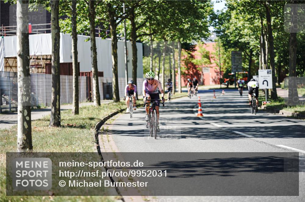 09.08.2026 - GEWOBA Citytriathlon Bremen Michael Burmester http://msf.ph/oto/9952031 09.08.2026 14:24:08 Radfahren 55, 315, 361, 430, 436, 465, 468, 472, 478, 495, 502 meine-sportfotos.de