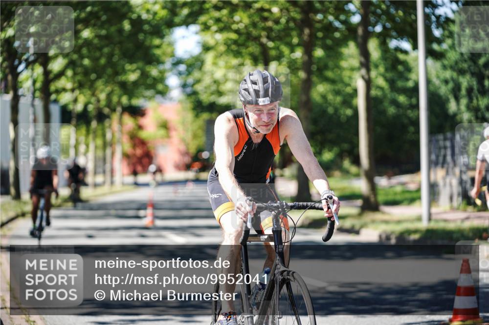09.08.2026 - GEWOBA Citytriathlon Bremen Michael Burmester http://msf.ph/oto/9952041 09.08.2026 14:24:16 Radfahren 315, 361, 436, 468, 495, 502, 505 meine-sportfotos.de