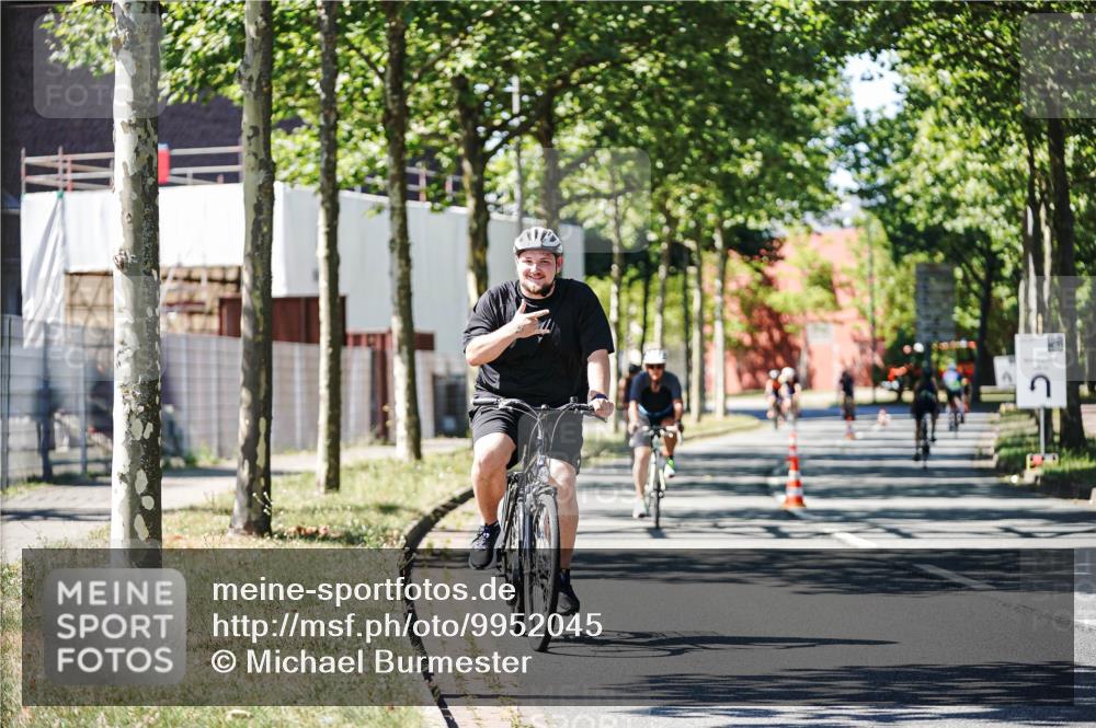 09.08.2026 - GEWOBA Citytriathlon Bremen Michael Burmester http://msf.ph/oto/9952045 09.08.2026 14:24:24 Radfahren 361, 367, 436, 451, 483, 488, 495, 502, 505 meine-sportfotos.de