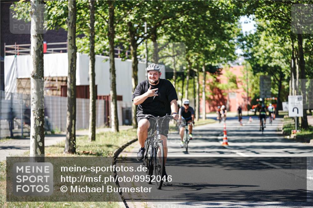 09.08.2026 - GEWOBA Citytriathlon Bremen Michael Burmester http://msf.ph/oto/9952046 09.08.2026 14:24:25 Radfahren 160, 361, 367, 436, 451, 483, 488, 495, 502, 505 meine-sportfotos.de