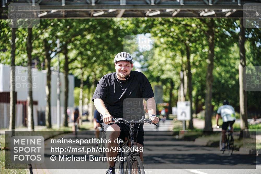 09.08.2026 - GEWOBA Citytriathlon Bremen Michael Burmester http://msf.ph/oto/9952049 09.08.2026 14:24:26 Radfahren 160, 361, 367, 436, 451, 483, 488, 495, 502, 505 meine-sportfotos.de