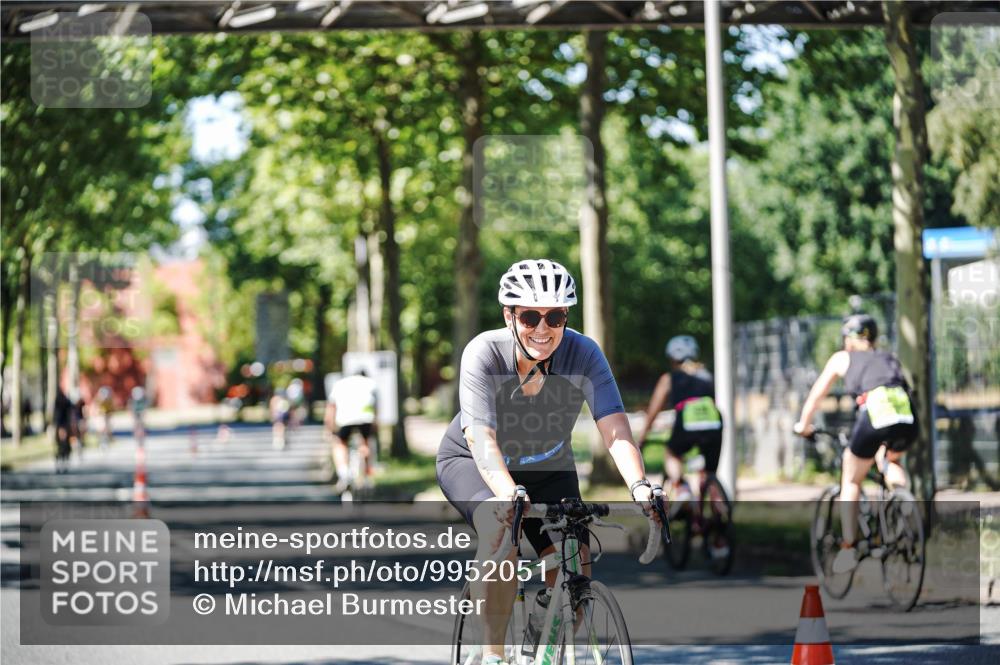 09.08.2026 - GEWOBA Citytriathlon Bremen Michael Burmester http://msf.ph/oto/9952051 09.08.2026 14:24:27 Radfahren 160, 367, 436, 451, 483, 488, 495, 505 meine-sportfotos.de