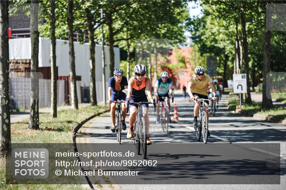 09.08.2026 - GEWOBA Citytriathlon Bremen Michael Burmester http://msf.ph/oto/9952062 09.08.2026 14:24:34 Radfahren 160, 367, 451, 460, 483, 488, 496, 505 meine-sportfotos.de