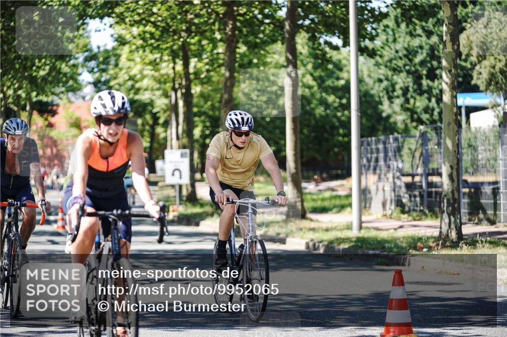 09.08.2026 - GEWOBA Citytriathlon Bremen Michael Burmester http://msf.ph/oto/9952065 09.08.2026 14:24:35 Radfahren 120, 160, 367, 451, 460, 483, 488, 496, 505 meine-sportfotos.de