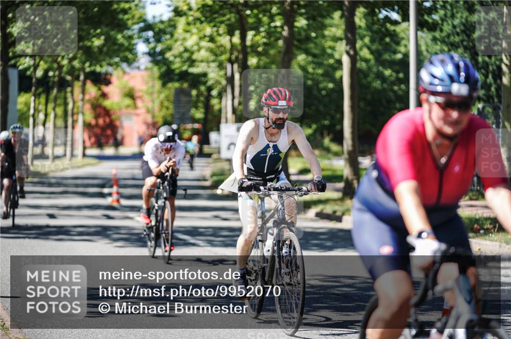 09.08.2026 - GEWOBA Citytriathlon Bremen Michael Burmester http://msf.ph/oto/9952070 09.08.2026 14:24:46 Radfahren 120, 141, 414, 460, 496, 499, 514 meine-sportfotos.de