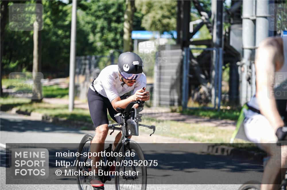 09.08.2026 - GEWOBA Citytriathlon Bremen Michael Burmester http://msf.ph/oto/9952075 09.08.2026 14:24:47 Radfahren 120, 141, 414, 460, 496, 499, 514 meine-sportfotos.de