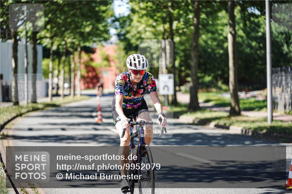 09.08.2026 - GEWOBA Citytriathlon Bremen Michael Burmester http://msf.ph/oto/9952079 09.08.2026 14:24:49 Radfahren 120, 141, 414, 460, 499, 514 meine-sportfotos.de