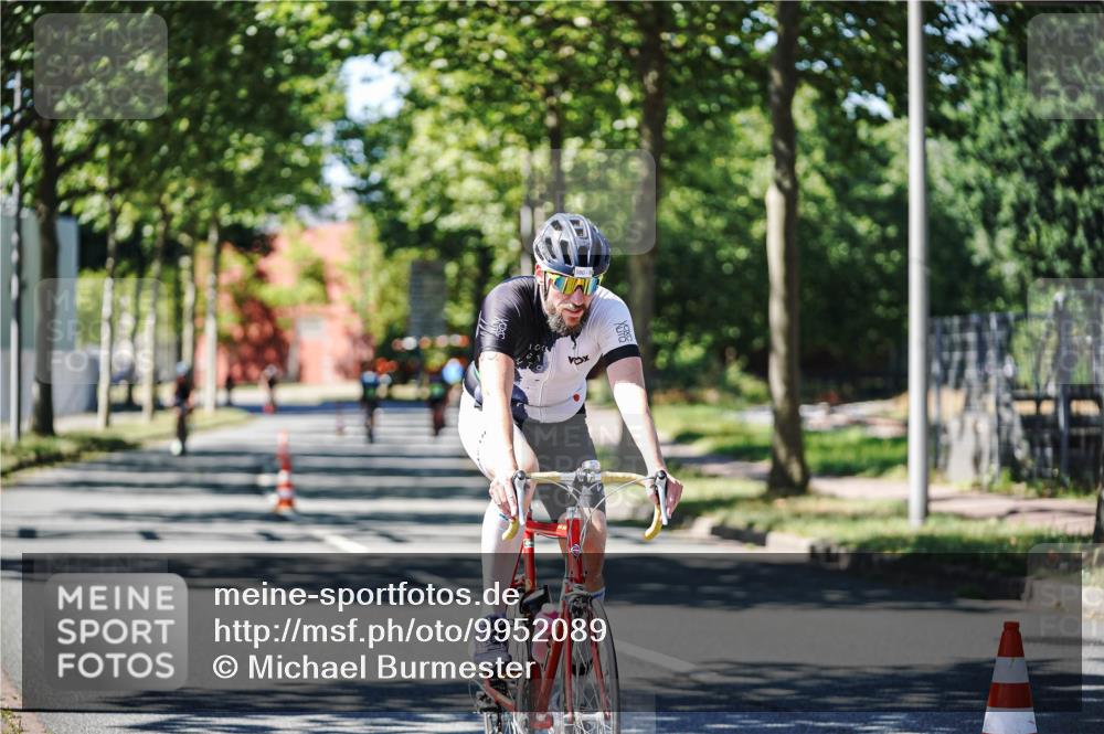 09.08.2026 - GEWOBA Citytriathlon Bremen Michael Burmester http://msf.ph/oto/9952089 09.08.2026 14:25:06 Radfahren 112, 380, 524 meine-sportfotos.de