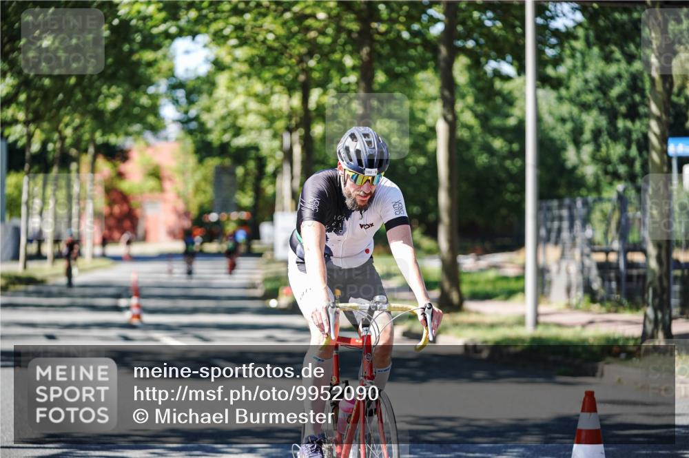 09.08.2026 - GEWOBA Citytriathlon Bremen Michael Burmester http://msf.ph/oto/9952090 09.08.2026 14:25:06 Radfahren 112, 380, 524 meine-sportfotos.de