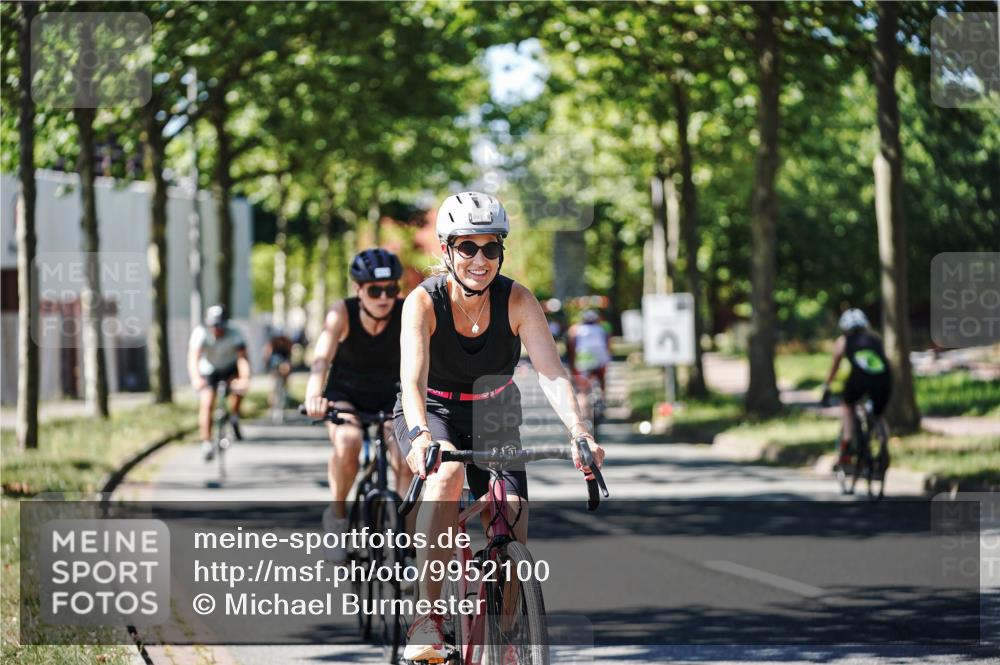 09.08.2026 - GEWOBA Citytriathlon Bremen Michael Burmester http://msf.ph/oto/9952100 09.08.2026 14:25:22 Radfahren 181, 187, 333, 359, 491, 492, 518 meine-sportfotos.de