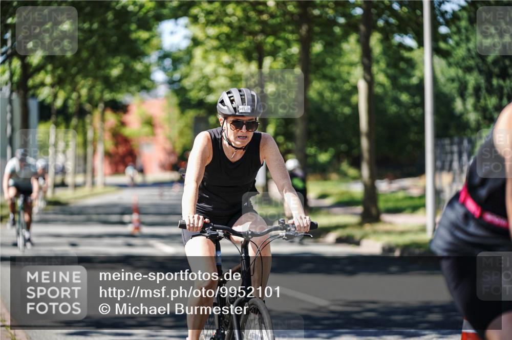 09.08.2026 - GEWOBA Citytriathlon Bremen Michael Burmester http://msf.ph/oto/9952101 09.08.2026 14:25:22 Radfahren 181, 187, 333, 359, 491, 492, 518 meine-sportfotos.de