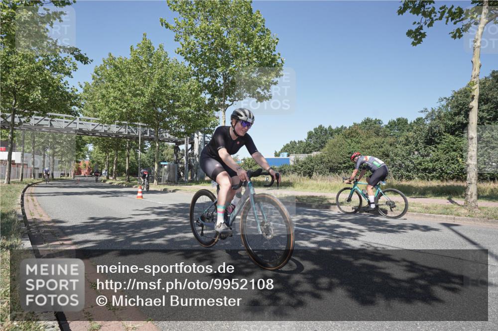 09.08.2026 - GEWOBA Citytriathlon Bremen Michael Burmester http://msf.ph/oto/9952108 09.08.2026 13:17:05 Radfahren 564, 603, 942, 1101 meine-sportfotos.de