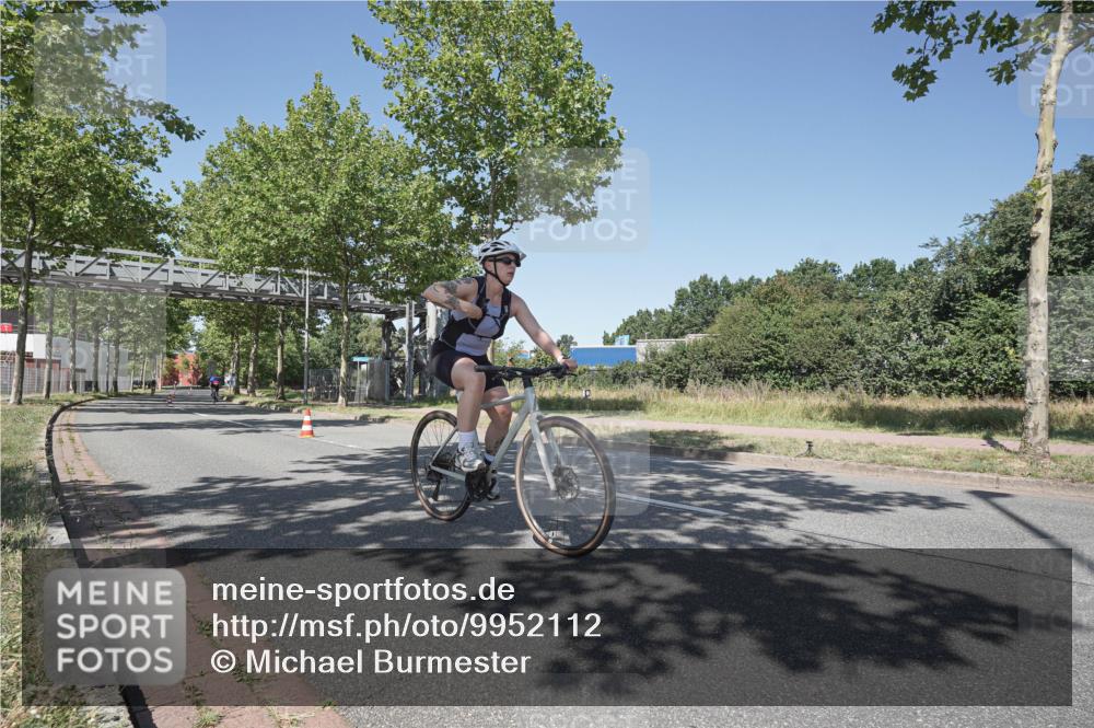 09.08.2026 - GEWOBA Citytriathlon Bremen Michael Burmester http://msf.ph/oto/9952112 09.08.2026 13:17:16 Radfahren 942, 1101, 1109 meine-sportfotos.de