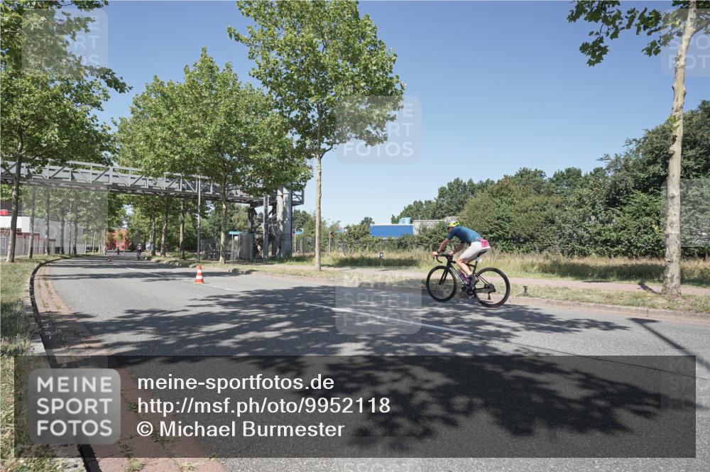 09.08.2026 - GEWOBA Citytriathlon Bremen Michael Burmester http://msf.ph/oto/9952118 09.08.2026 13:17:31 Radfahren 930, 931, 1132 meine-sportfotos.de