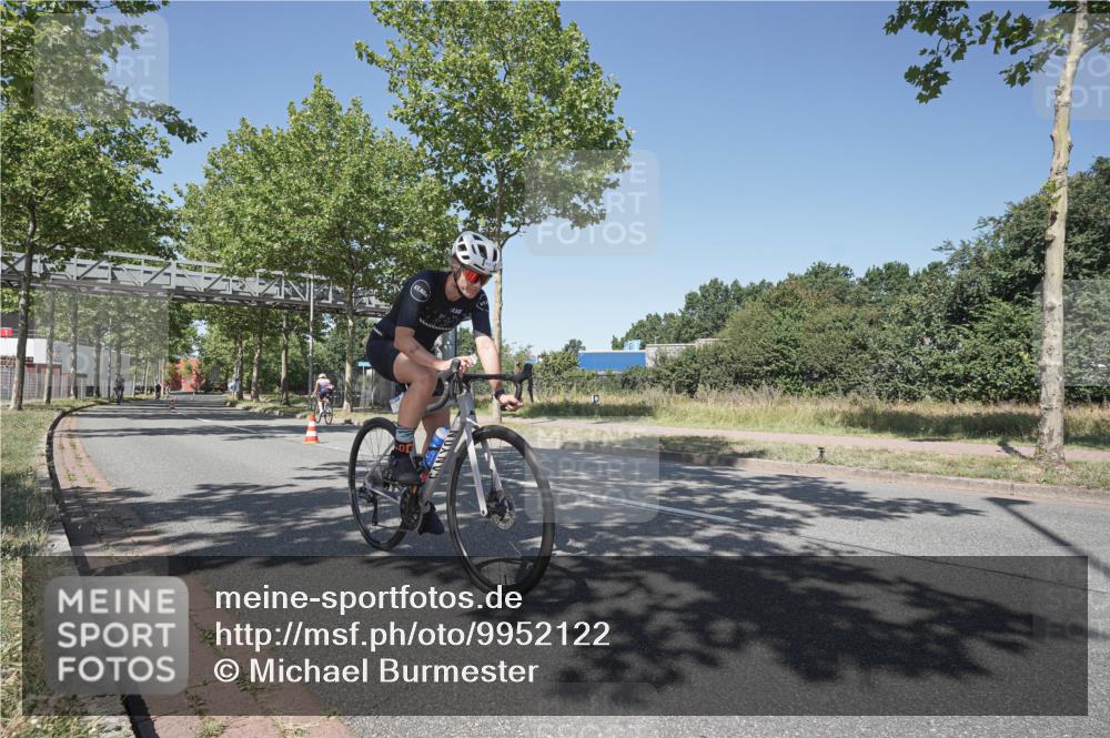 09.08.2026 - GEWOBA Citytriathlon Bremen Michael Burmester http://msf.ph/oto/9952122 09.08.2026 13:17:49 Radfahren 625, 796, 968, 1003, 1132, 1154 meine-sportfotos.de