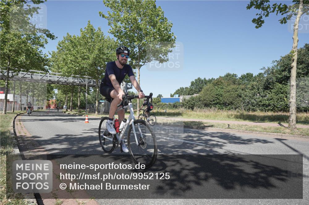 09.08.2026 - GEWOBA Citytriathlon Bremen Michael Burmester http://msf.ph/oto/9952125 09.08.2026 13:17:54 Radfahren 625, 796, 876, 968, 1003, 1154 meine-sportfotos.de
