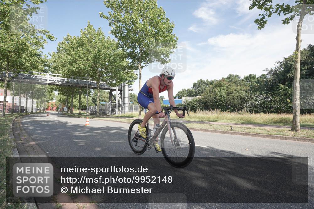 09.08.2026 - GEWOBA Citytriathlon Bremen Michael Burmester http://msf.ph/oto/9952148 09.08.2026 10:18:03 Radfahren 282, 285 meine-sportfotos.de