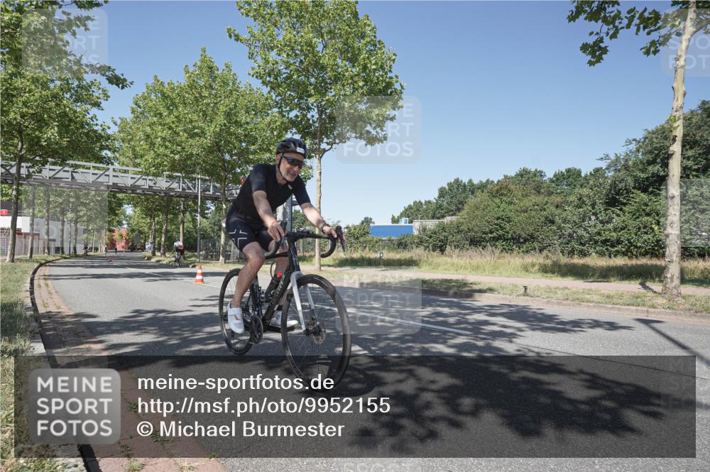 09.08.2026 - GEWOBA Citytriathlon Bremen Michael Burmester http://msf.ph/oto/9952155 09.08.2026 13:18:42 Radfahren 800, 956, 1115, 1159 meine-sportfotos.de