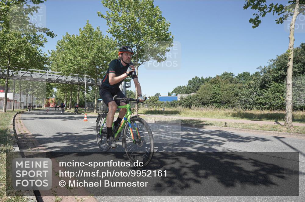 09.08.2026 - GEWOBA Citytriathlon Bremen Michael Burmester http://msf.ph/oto/9952161 09.08.2026 13:18:47 Radfahren 800, 956, 1104, 1115, 1159 meine-sportfotos.de