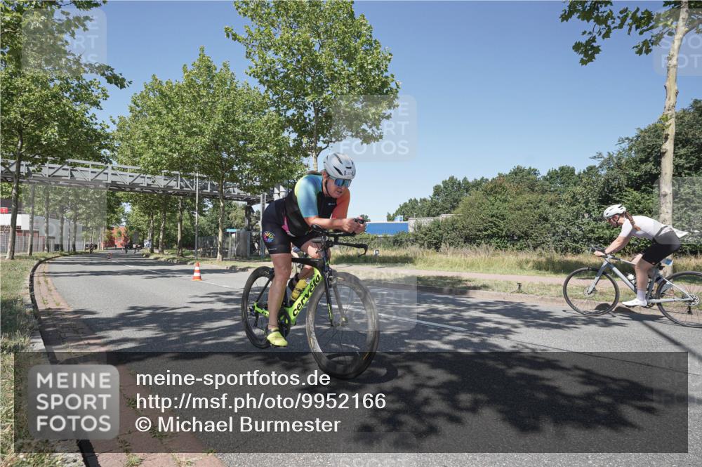 09.08.2026 - GEWOBA Citytriathlon Bremen Michael Burmester http://msf.ph/oto/9952166 09.08.2026 13:18:52 Radfahren 626, 800, 1104, 1115, 1159 meine-sportfotos.de