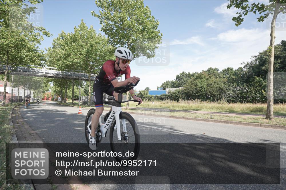 09.08.2026 - GEWOBA Citytriathlon Bremen Michael Burmester http://msf.ph/oto/9952171 09.08.2026 10:21:36 Radfahren 287, 349 meine-sportfotos.de