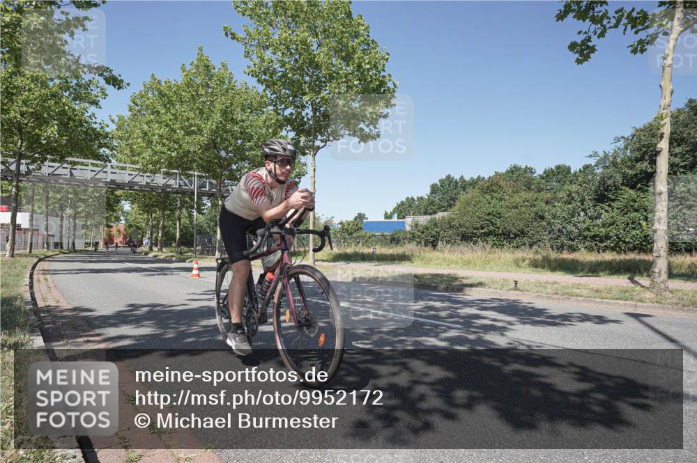 09.08.2026 - GEWOBA Citytriathlon Bremen Michael Burmester http://msf.ph/oto/9952172 09.08.2026 13:18:59 Radfahren 626, 797, 870, 1104, 1115, 1123, 1159 meine-sportfotos.de